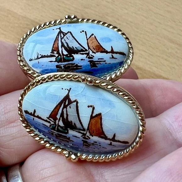 VINTAGE LARGE CERAMIC PAINTING BOATS SAILING NAUTICAL THEME CUFFLINKS UNUSUAL